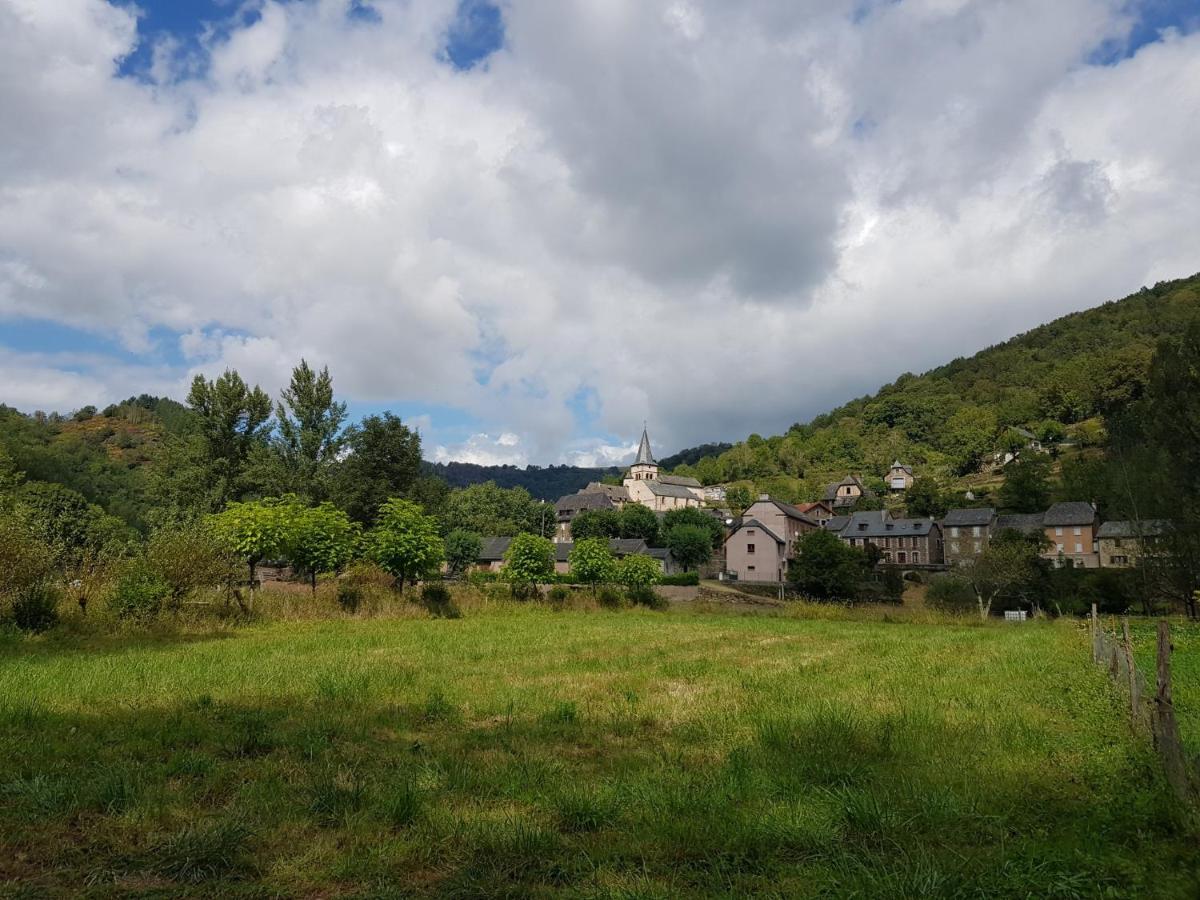 Village De 19 Gites Avec Piscine Et Restaurant, Grand Vabre Nature Conques Exterior foto