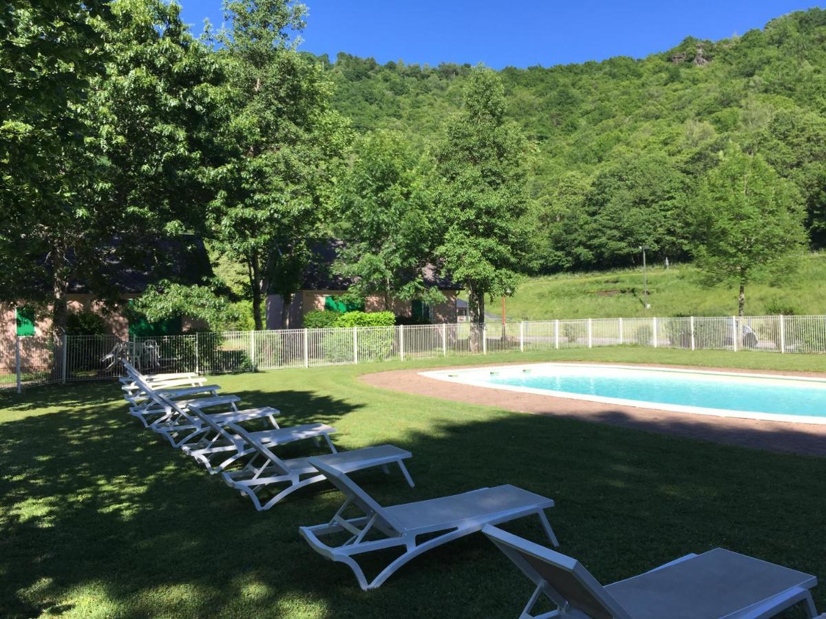 Village De 19 Gites Avec Piscine Et Restaurant, Grand Vabre Nature Conques Exterior foto